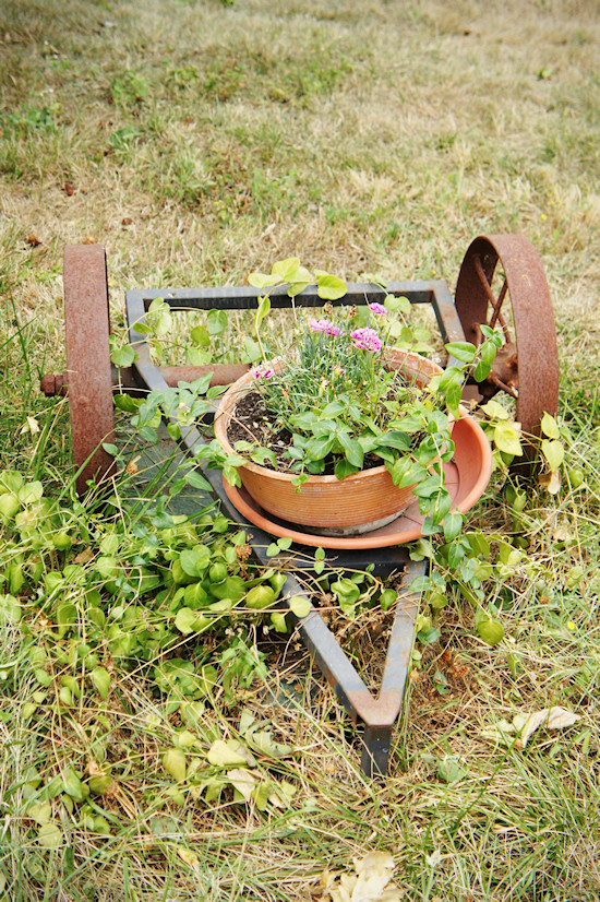 Le Colonie: Plow Flower Pot