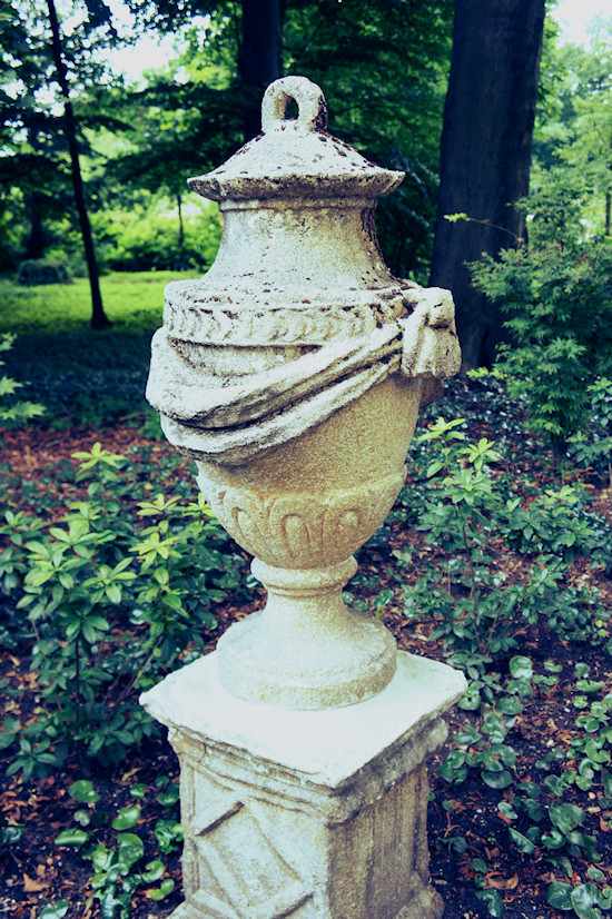 Pot Garden Statue @ Keukenhof