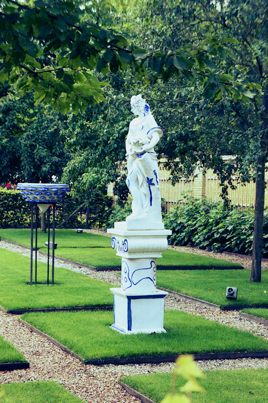 Garden Statue @ Keukenhof