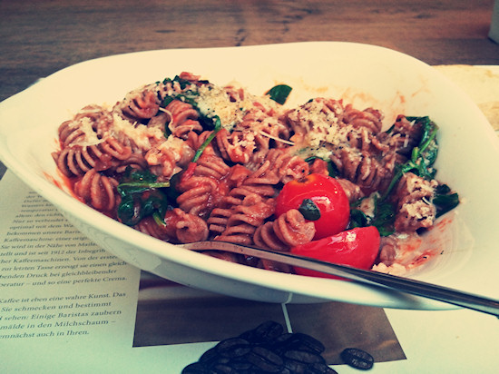 Spelt fusilli with tomato and rocket, Dinkel Fusilli Pomodoro e Rucola @ Vapiano Wien Westbahnhof