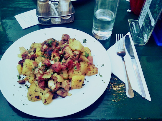 Pan-fried potatoes with chunks of meat, Grinzinger Gröstel @ Heuriger Zum Berger, Wien