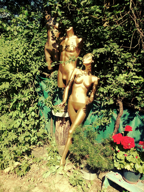 Gold Mannequins @ Secret Garden Kahlenberg Wien