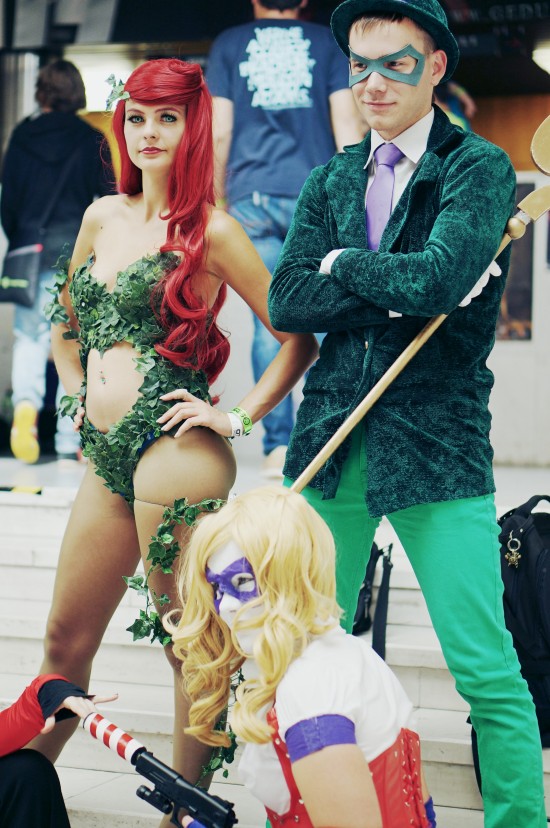 Poison Ivy, The Riddler, and Harley Quinn cosplay @ Comics Salon 2014