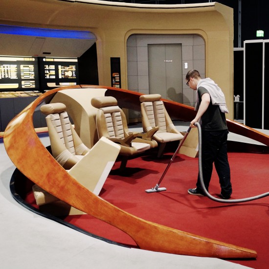 Cleaning the bridge in the 24th century @ Destination Star Trek Germany