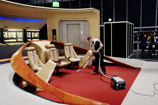 Cleaning the bridge in the 21st century @ Destination Star Trek Germany