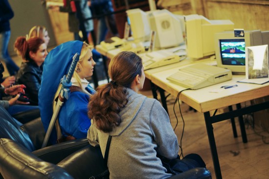 Link from Zelda (cosplayer) playing on an Atari ST @ Game City 2014