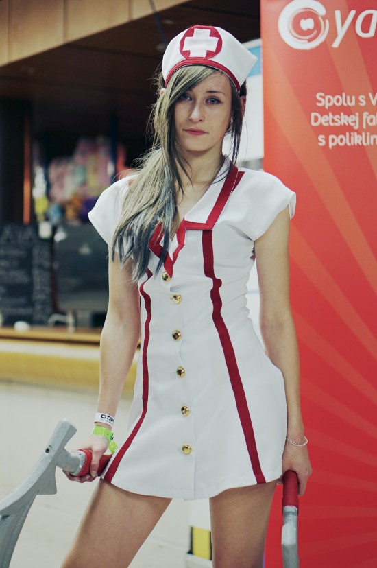 Nurse Akali, League of Legends Cosplay @ Comics Salon 2014