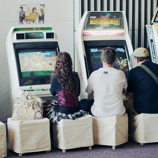 Mortal Kombat II arcade machine @ Comics Salon 2014