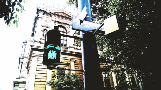 "Ampelpärchen": Pedestrian traffic lights showing same-sex couples in Vienna.