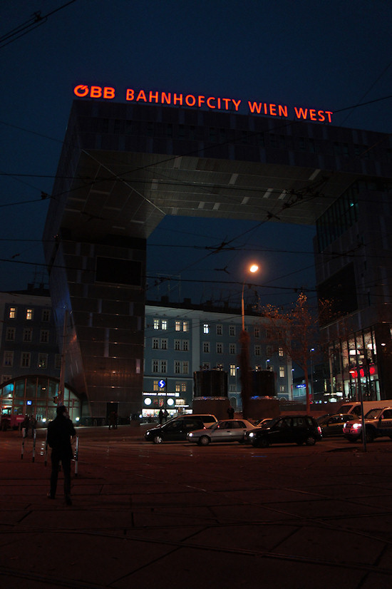 BahnhofCity Wien West: At Night