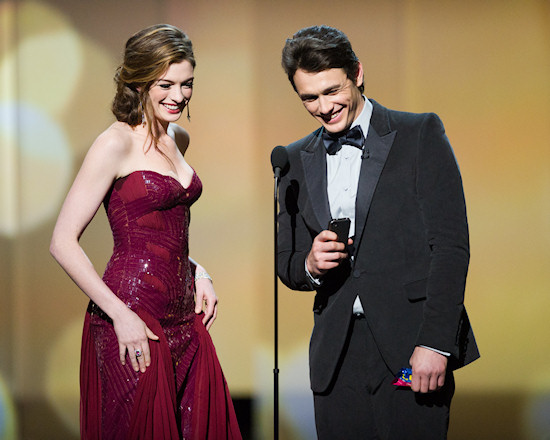 Oscars 2011: Anne Hathaway and James Franco