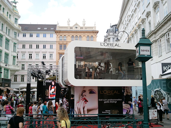 Vienna Fashion Night L´Oreal Booth